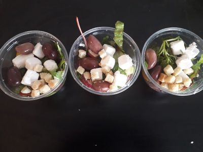 סלט יווני אישי בכוסות - 12 יח'
