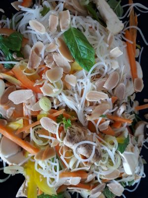 סלט אסיאיתי טבעוני