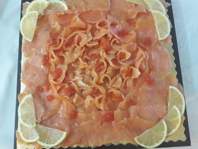 סלמון וקוויאר-750 גרם